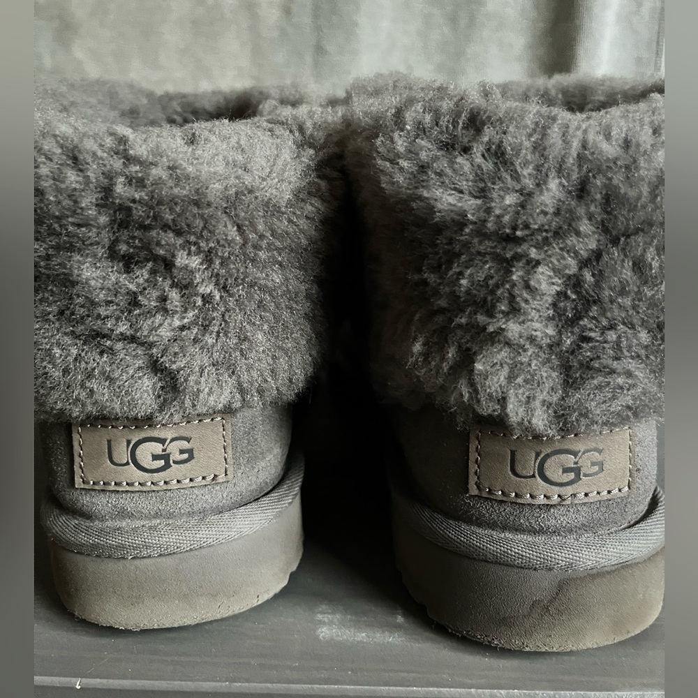 GUC UGG Classic Mini Fluff
